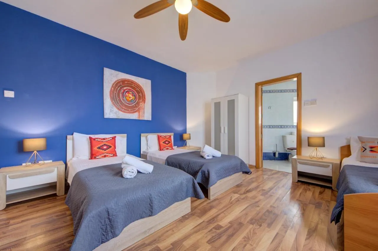 Spacious 4 Bedroom Villa In The Heart Of St Julians By Shortletsmalta Saint Julian's 度假居